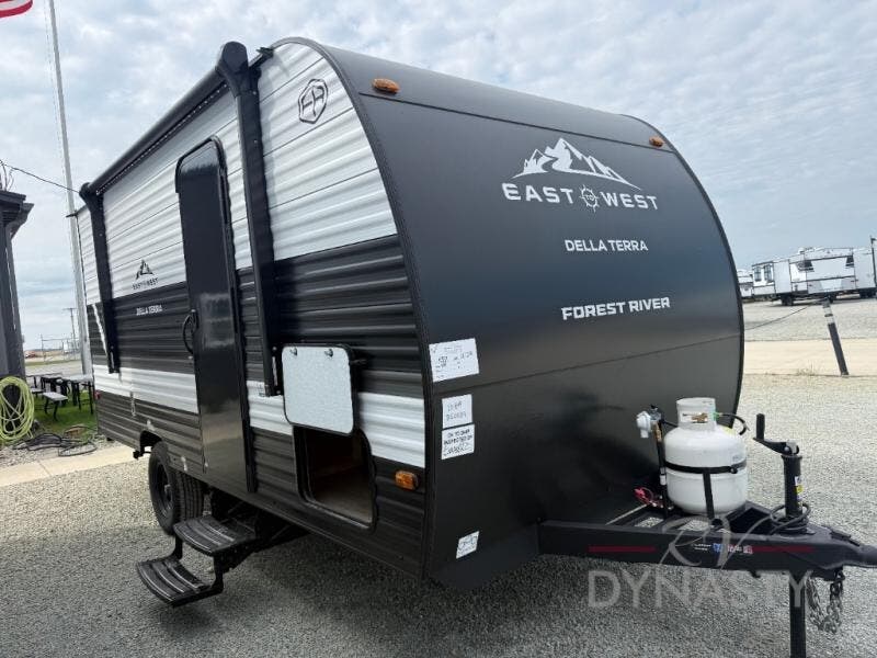 New 2027 East to West Della Terra 15BH available in Bunker Hill, Indiana