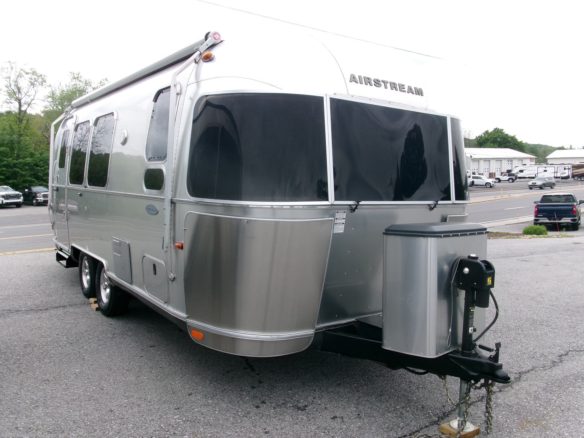 Used 2015 Airstream Flying Cloud 23FB available in Duncansville, Pennsylvania
