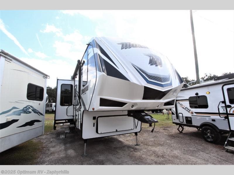  Used 2015 Grand Design Momentum 328M available in Zephyrhills, Florida