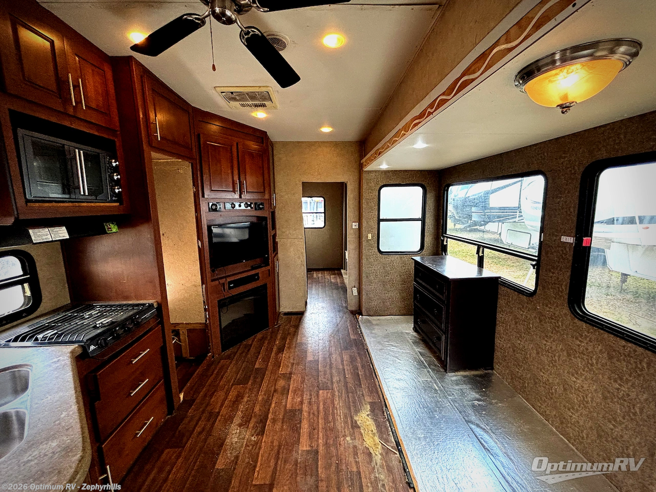 Used 2011 Dutchmen Komfort 3530FBH available in Zephyrhills, Florida