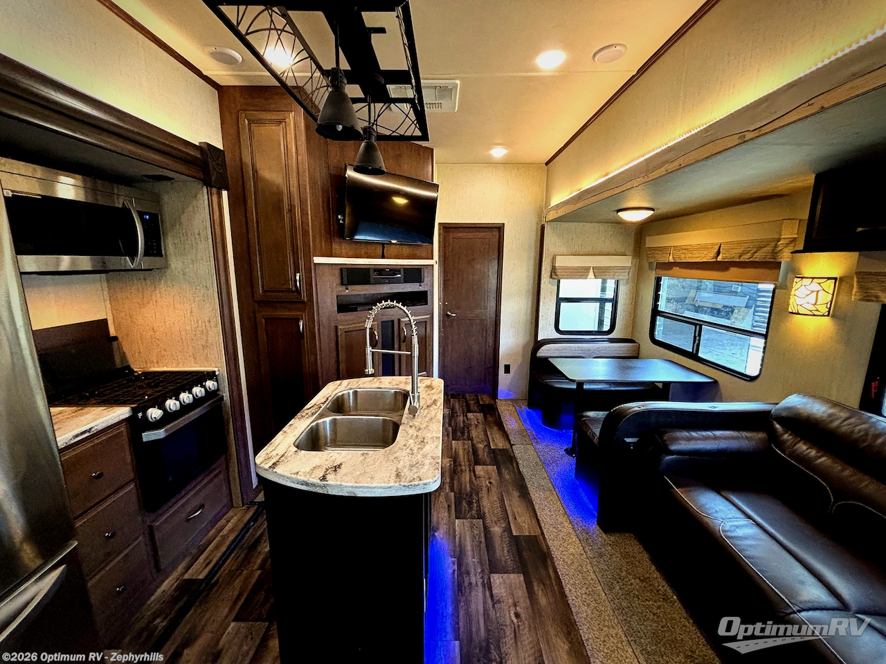 Used 2018 Forest River Sierra 384QBOK available in Zephyrhills, Florida