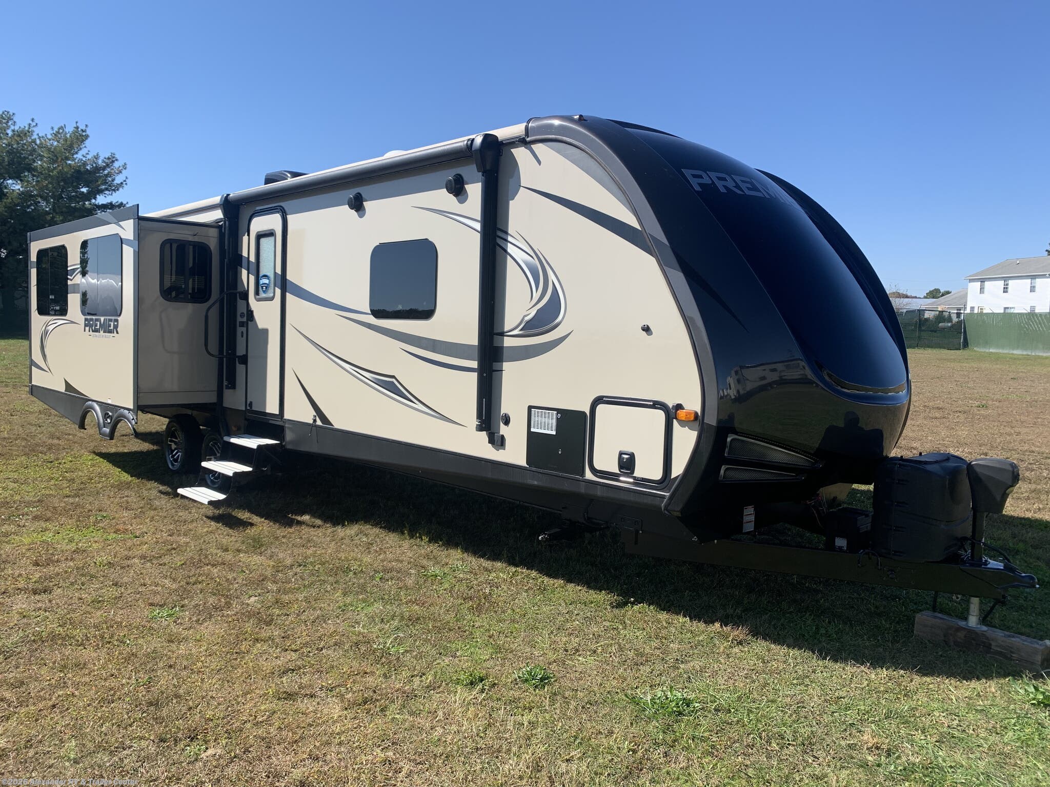 Used 2019 Keystone Premier 34RIPR available in Clayton, Delaware