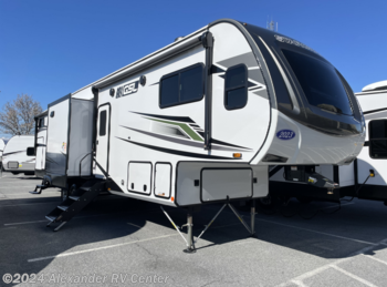 New 2023 Starcraft GSL 364BHS available in Clayton, Delaware