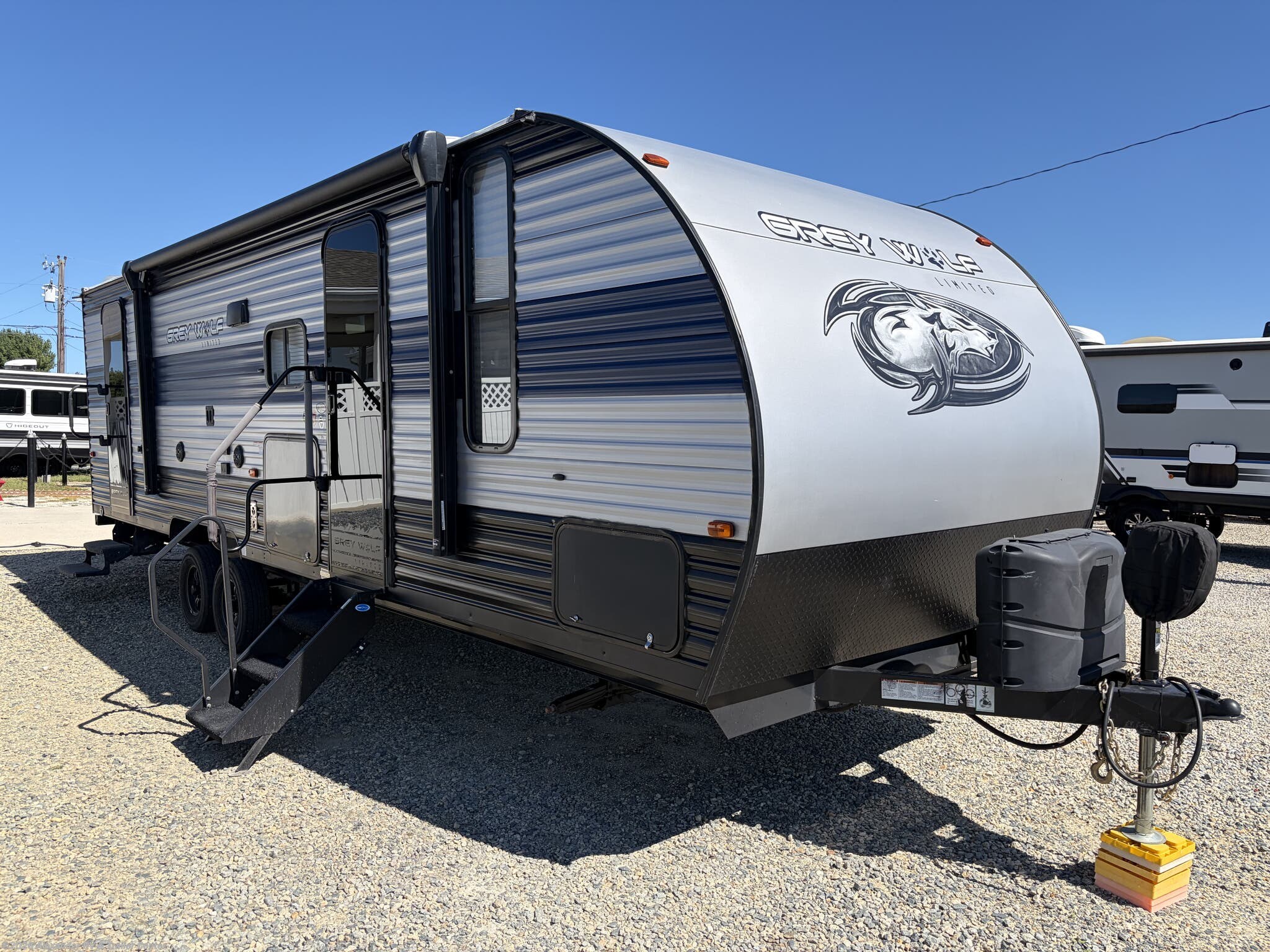 Used 2021  Forest River Cherokee Grey Wolf 26DBH by Forest River from Alexander RV & Trailer Center in Clayton, DE