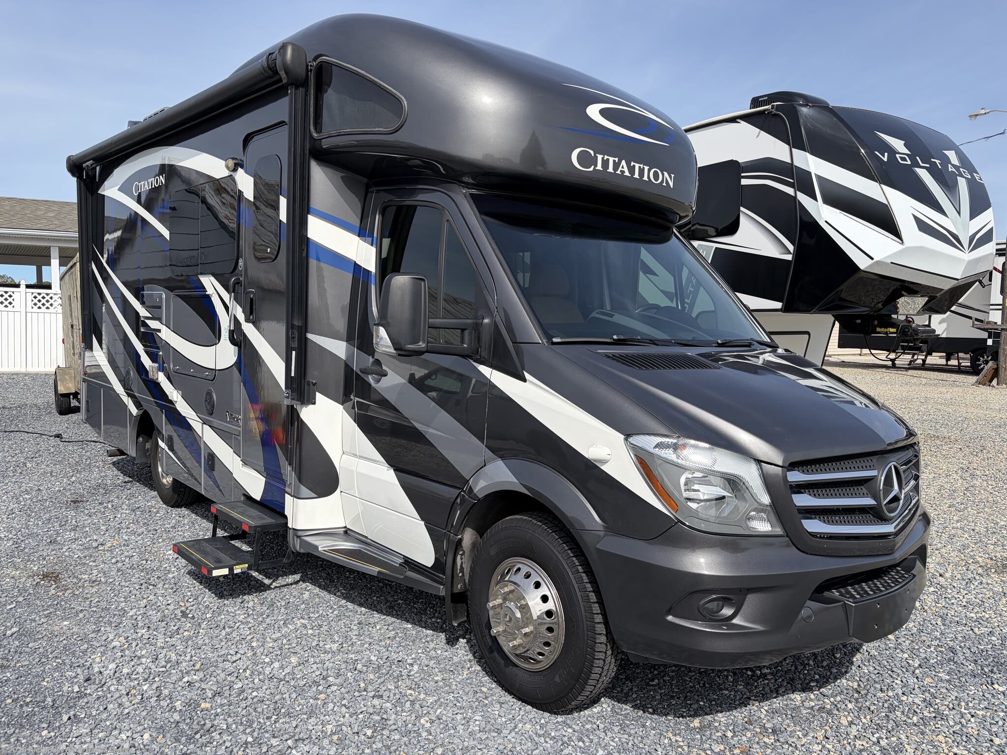 Used 2017  Thor Motor Coach Citation Sprinter 24-SS by Thor Motor Coach from Alexander RV & Trailer Center in Clayton, DE