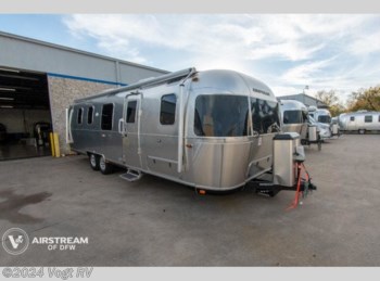 Used 2020 Airstream Classic 33FB Twin available in Fort Worth, Texas