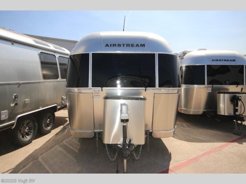 Used 2016  Airstream Flying Cloud 19CB by Airstream from Vogt RV in Fort Worth, TX