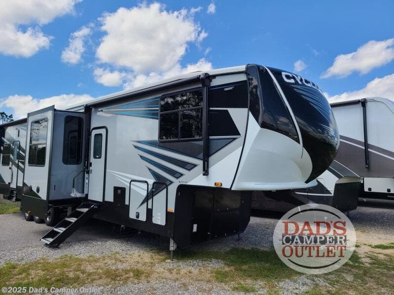 2014 Heartland CYCLONE Toyhauler 3950, PHOTOS, Details,