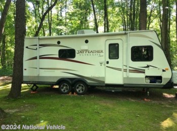 Used 2014 Jayco Jay Feather Ultra Lite 23B available in Lowell, Michigan