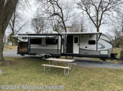 Used 2019 Coachmen Catalina Legacy 333BHTSCK available in Winchester, Virginia