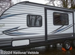 Used 2016 Forest River Salem Cruise Lite 230BHXL available in Lebanon, Oregon