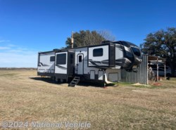 Used 2021 Keystone Avalanche 382FL available in Windthorst, Texas