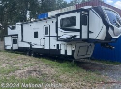 Used 2022 Keystone Montana High Country 377FL available in Lutz, Florida