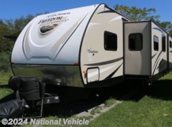 Used 2017 Coachmen Freedom Express 312BHDS available in Oakdale, Pennsylvania