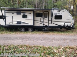 Used 2017 Coachmen Freedom Express Liberty Maple 322RLDS available in Hastings, Minnesota