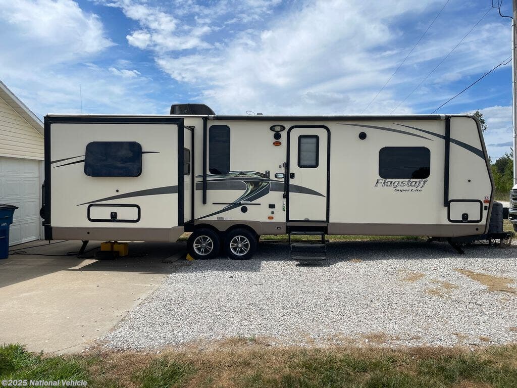 Used 2016 Forest River Flagstaff Super Lite 27RLWS available in Warrensburg, Missouri