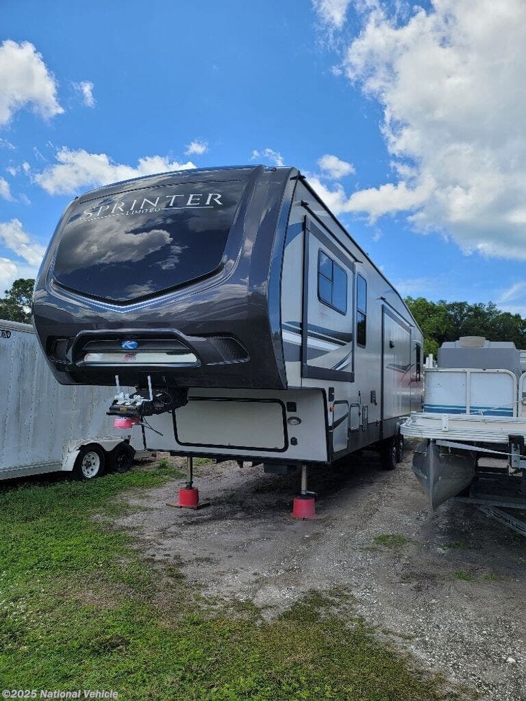 Used 2020 Keystone Sprinter Limited 3341FWFLS available in Venice, Florida