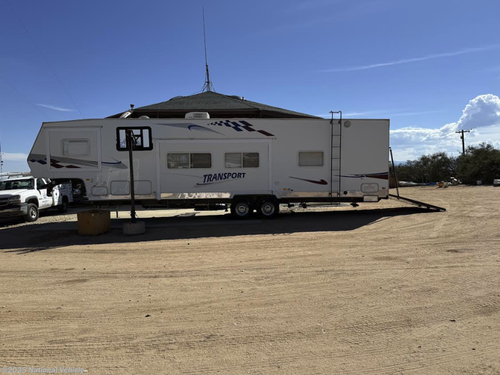 Used 2005 Thor Motor Coach  Tahoe Transport 36WTBFW available in Oak Hills, California