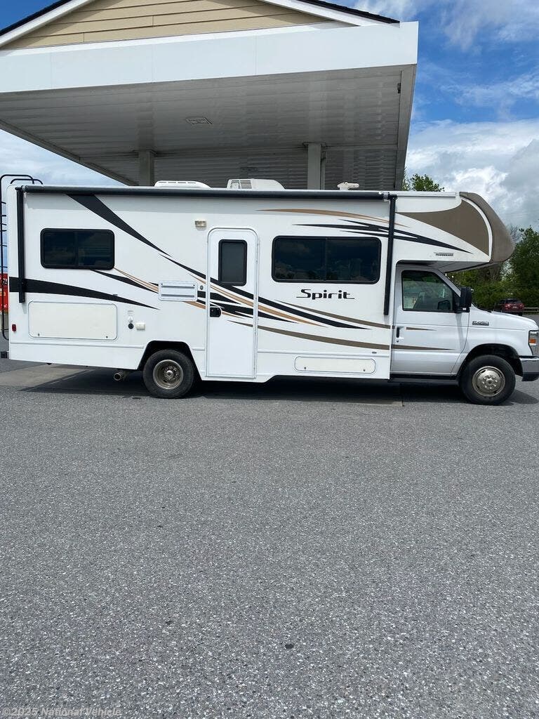 Used 2017 Winnebago Spirit 25B available in Lindenhurst, New York
