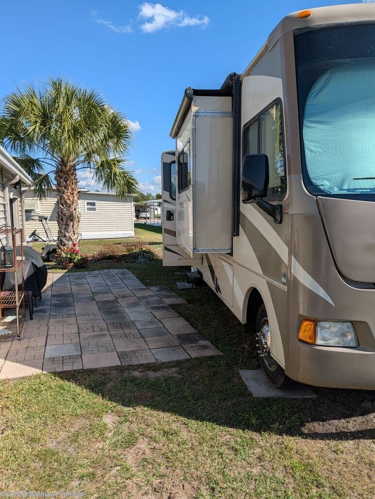 Used 2015 Winnebago Vista 30T available in Zephyrhills, Florida