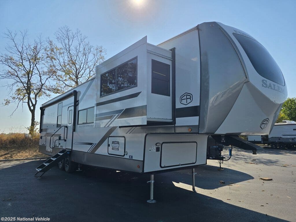 Used 2025 Forest River Salem Hemisphere 378FL available in Canby, Oregon