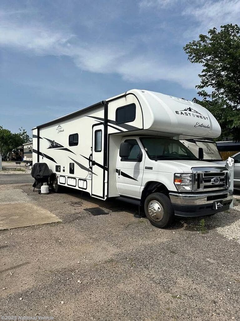 Used 2023 East to West Entrada 2900DS available in Plano, Texas