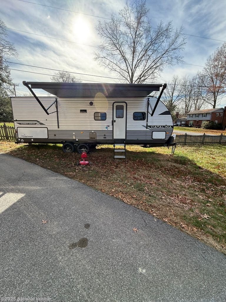 Used 2024 Coachmen Catalina Summit 261BHS available in Kingsport, Tennessee