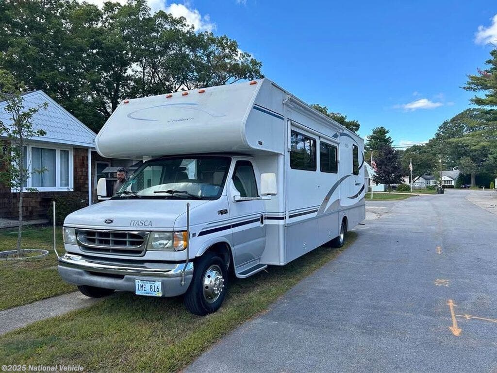Used 2002 Itasca Sundancer 31C available in Wareham, Massachusetts
