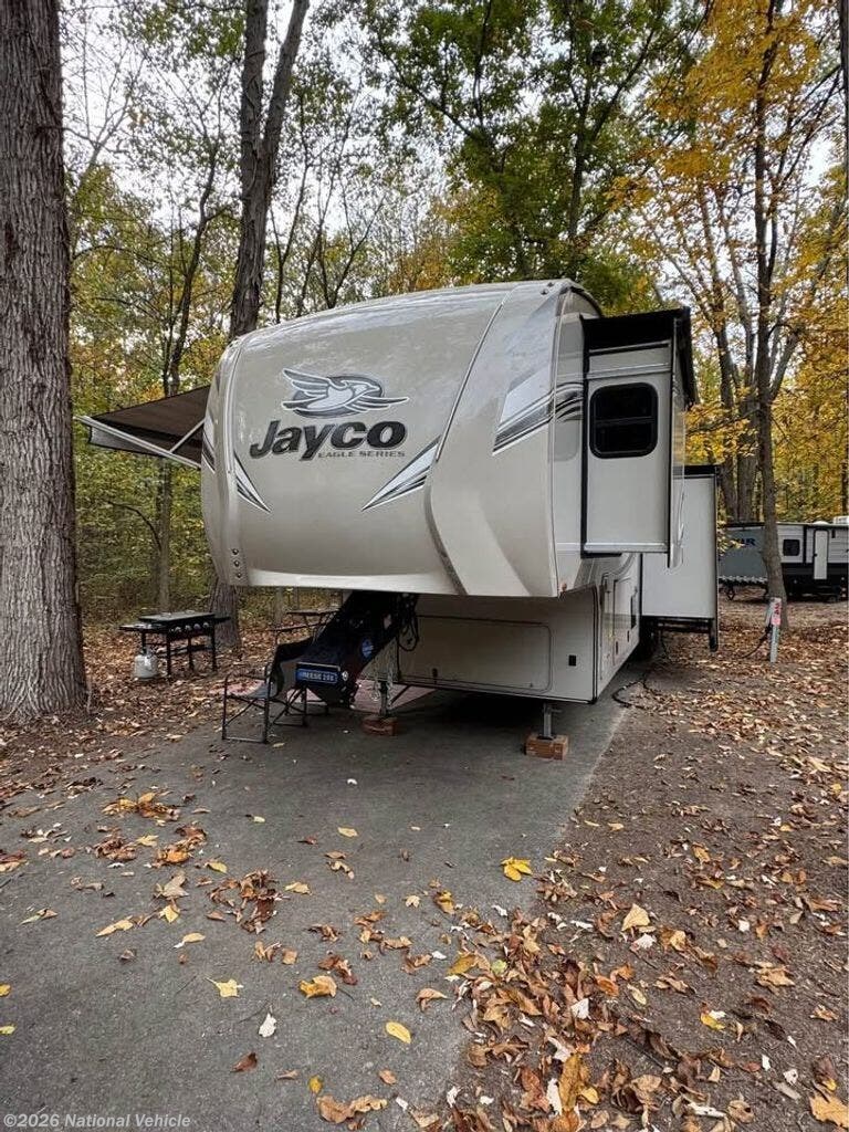 Used 2018 Jayco Eagle 355MBQS available in Bellevue, Ohio