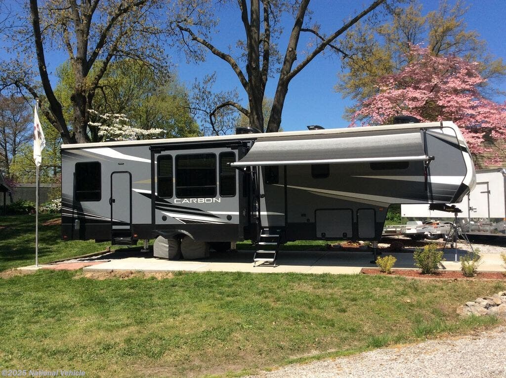 Used 2019 Keystone Carbon 357 available in Swansea, Illinois