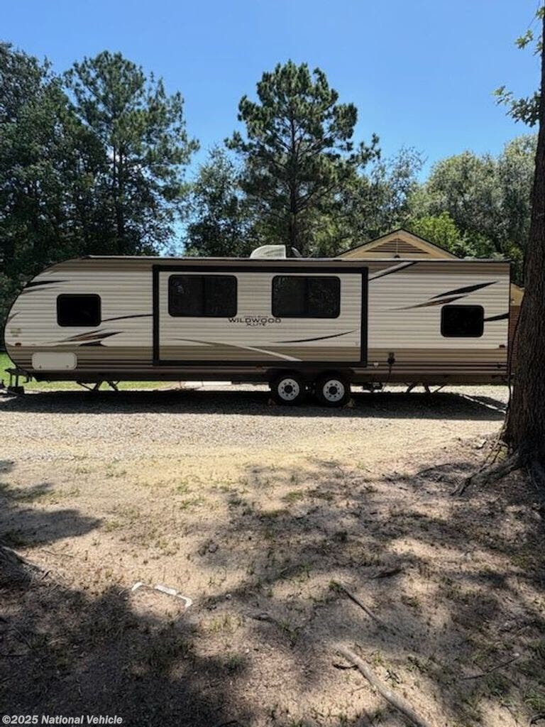 Used 2019 Forest River Wildwood X-Lite 273QBXL available in Splendora, Texas