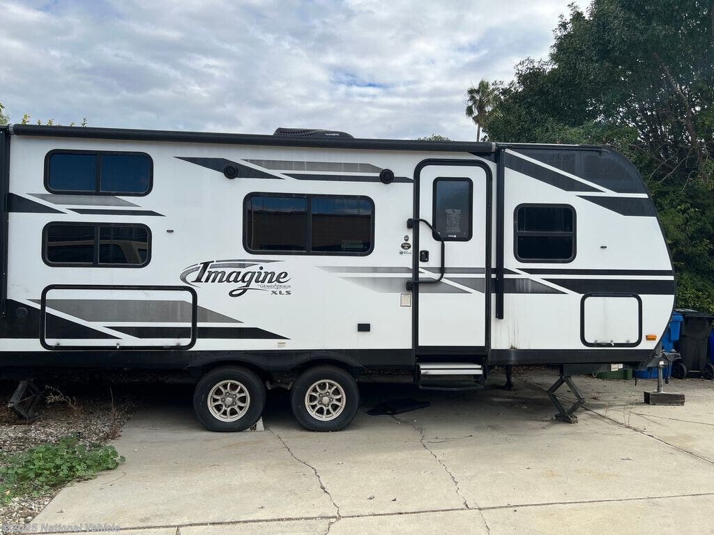 Used 2019 Grand Design Imagine 21BHE available in Simi Valley, California