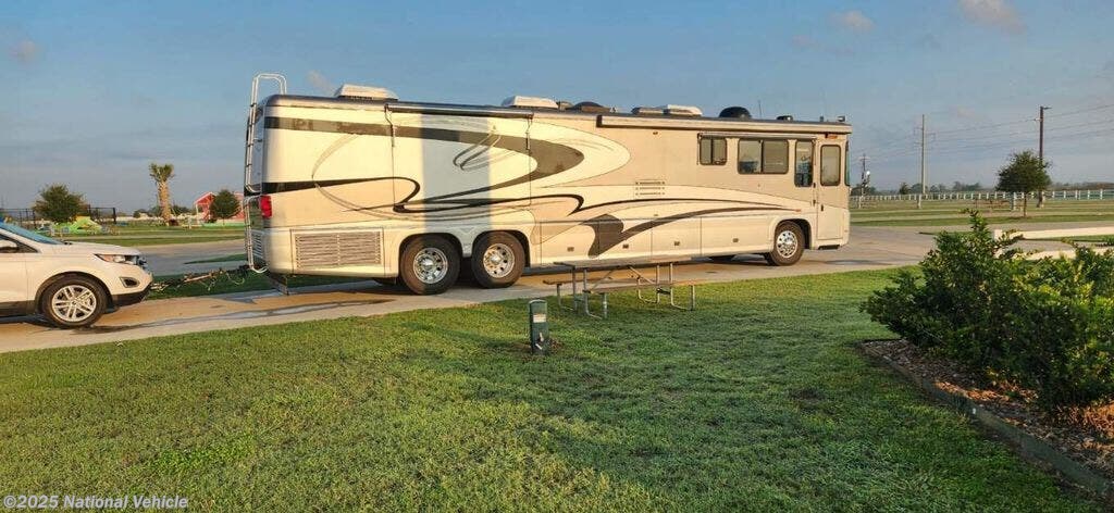 Used 2003 Foretravel Unicoach 4220 U320 available in Mission, Texas