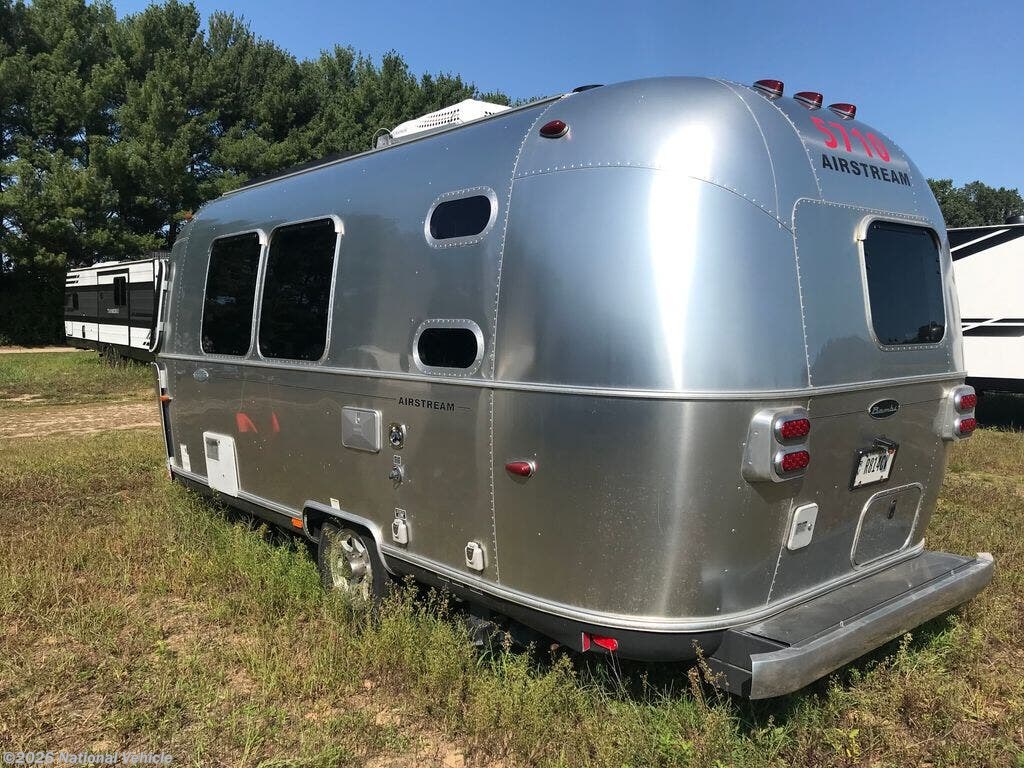 Used 2014 Airstream Flying Cloud 20FB available in Granger, Indiana