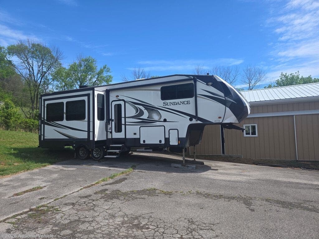 Used 2018 Heartland Sundance 3200MVP available in Hampshire, Tennessee