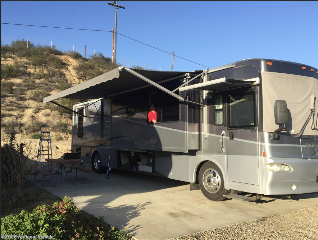 Used 2004 Itasca Meridian 39K available in Tucson, Arizona