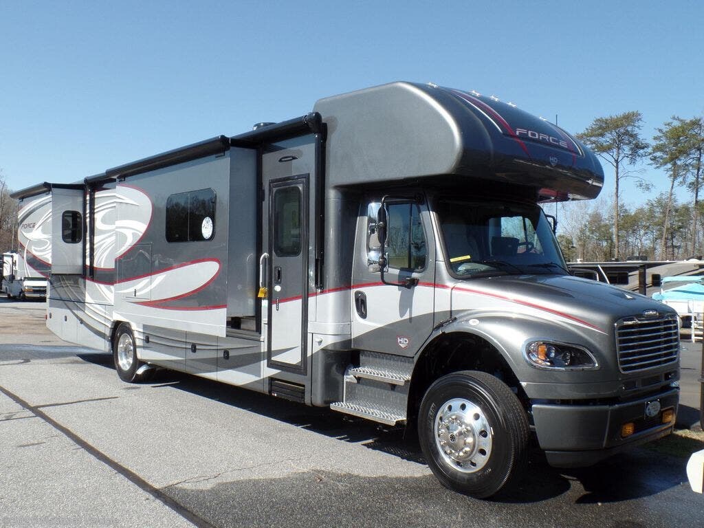 Used 2021 Dynamax Corp Force HD 37TSHD available in Gallatin, Tennessee