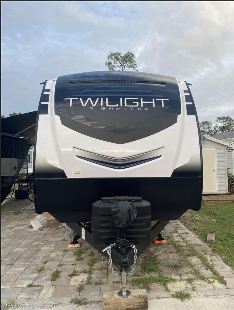Used 2024 Cruiser RV Twilight Signature 31BH available in Vineland, New Jersey