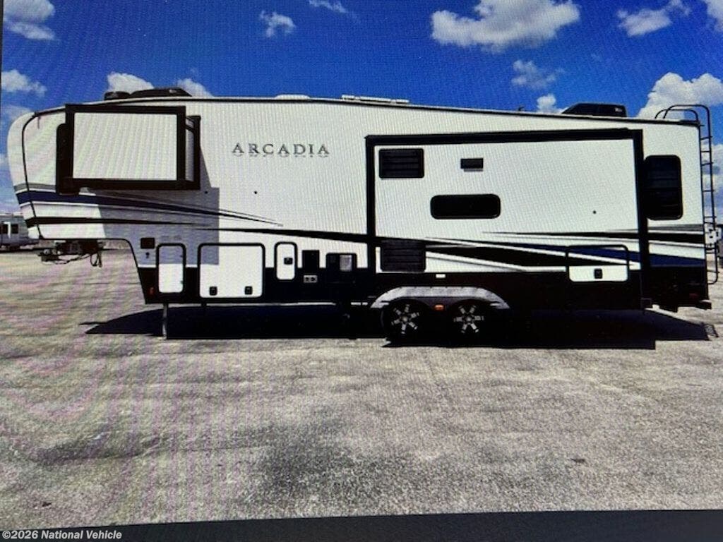 Used 2022 Keystone Arcadia 3250RL available in Midlothian, Texas