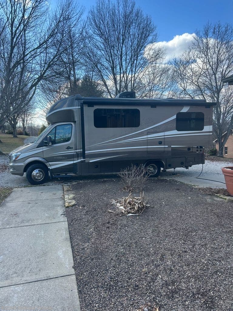 Used 2016 Dynamax Corp  Isata 3 24FWM available in Dresden, Ohio