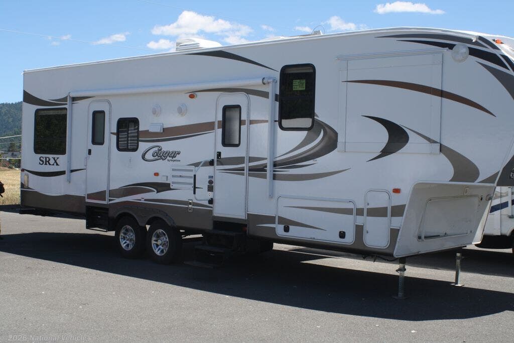 Used 2014 Keystone Cougar 326SRX available in Central Point, Oregon