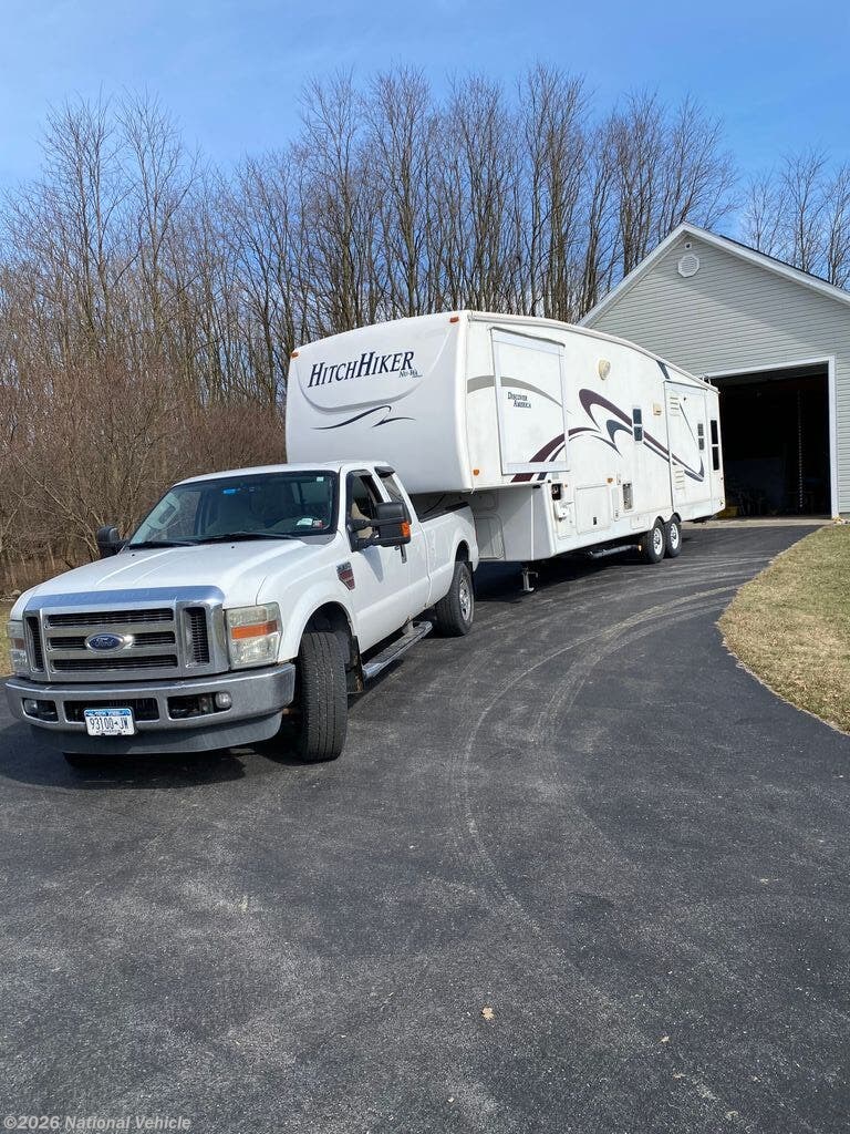 Used 2008 Nu-Wa Hitchhiker Discover America 333RLD available in Auburn, New York