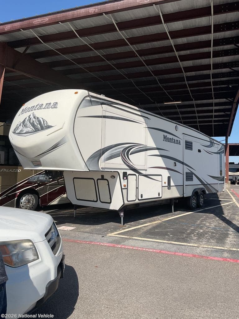 Used 2014 Keystone Montana Paramount 3610RL available in Nederland, Texas