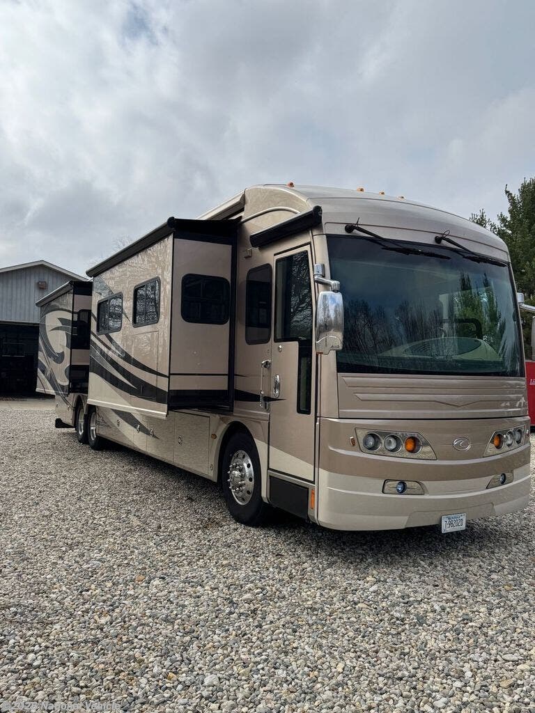 Used 2011 American Coach American Eagle 45T available in Cicero, Indiana