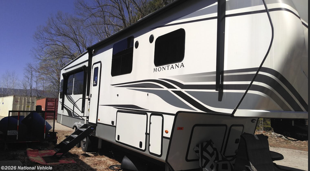 Used 2023 Keystone Montana 3231CK available in Sunapee, New Hampshire