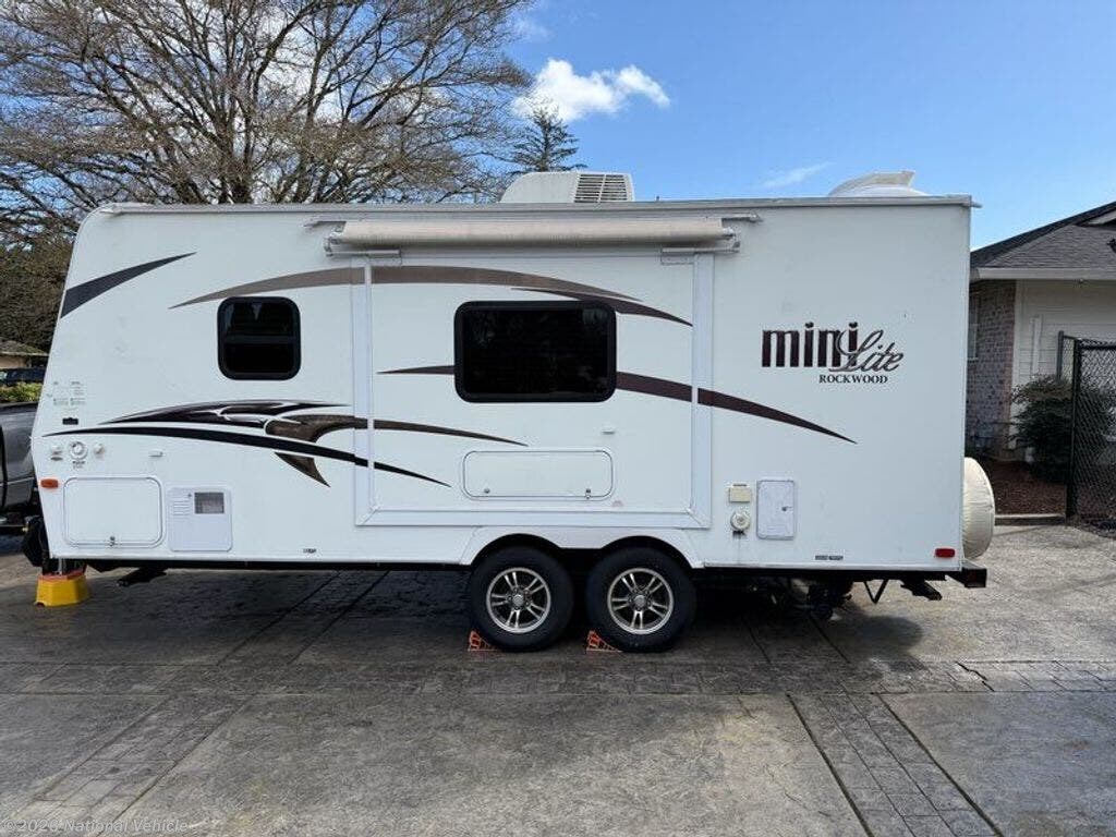 Used 2015 Forest River Rockwood Mini Lite 2109S available in Washougal, Washington