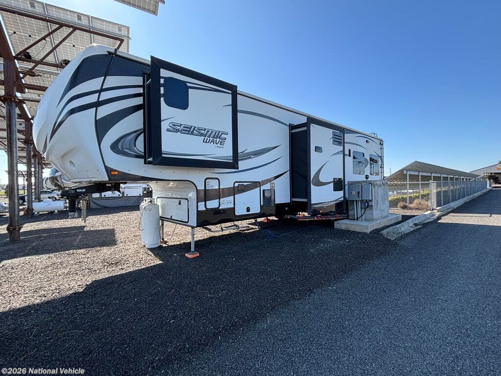 Used 2016 Jayco Seismic Wave 355W available in Deer Park, Washington