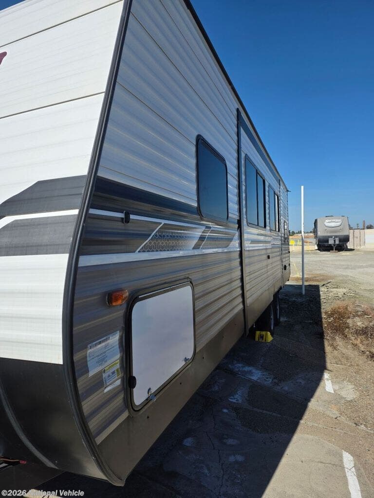 Used 2023 Dutchmen Coleman Lantern 263BHWE available in Brentwood, California