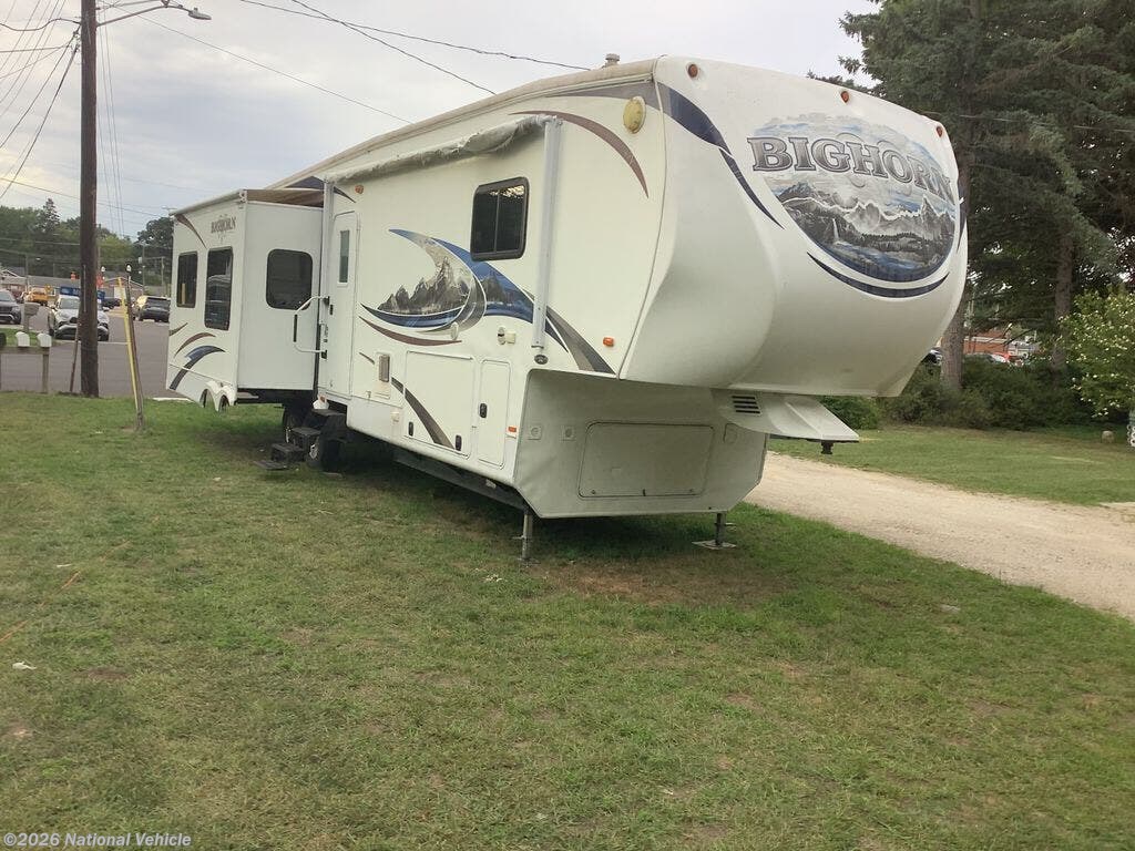 Used 2011 Heartland Bighorn 3585RL available in Stevensville, Michigan