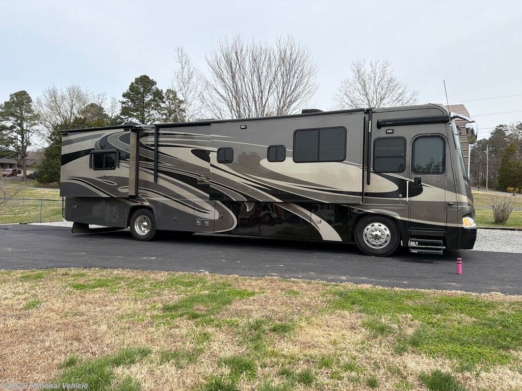 Used 2007 Coachmen Sportscoach Legend 40QS2 available in Sevierville, Tennessee